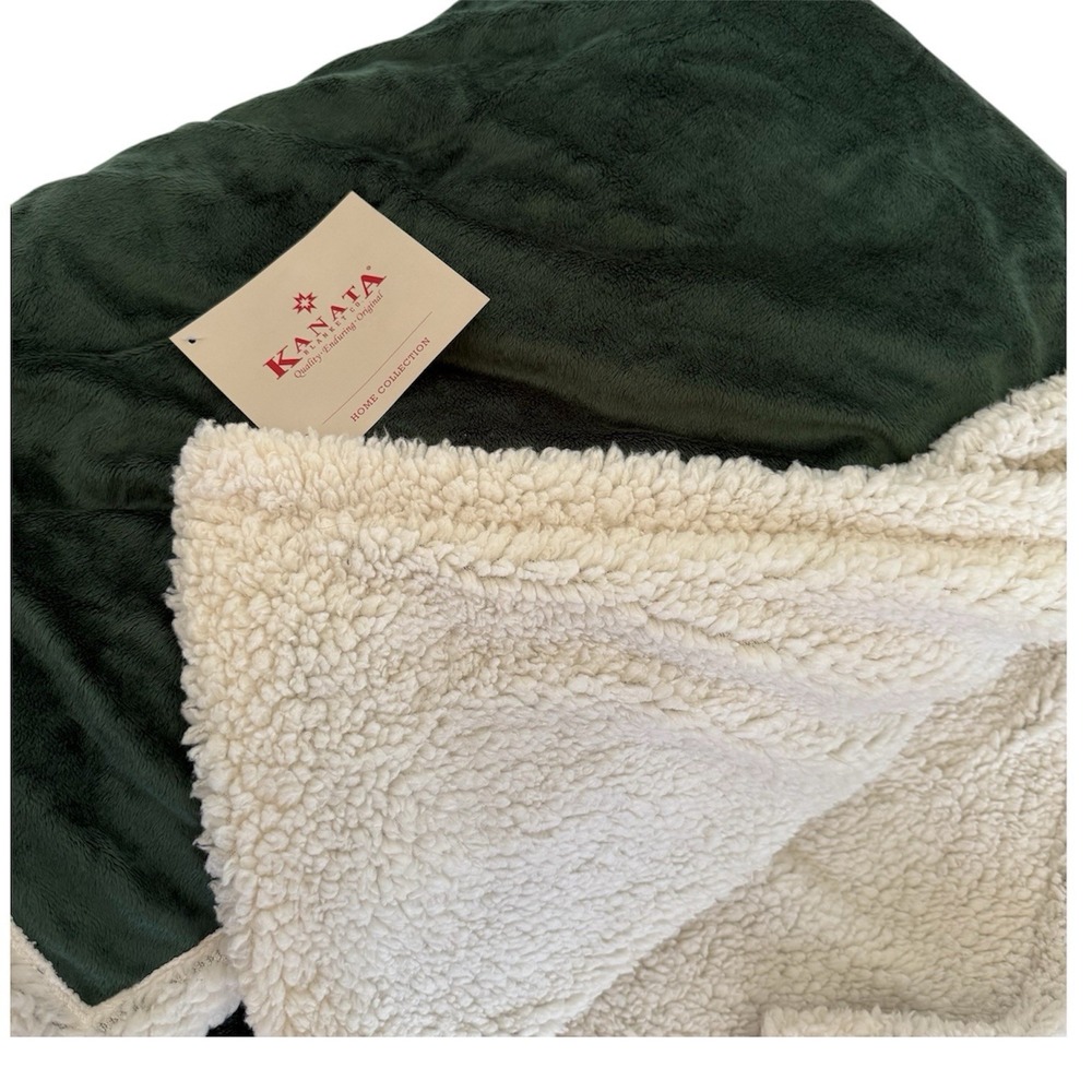 NWT Kanata Blanket Home Collection Green Fleece Plush Throw Cozy Warm Logo - Picture 2 of 6